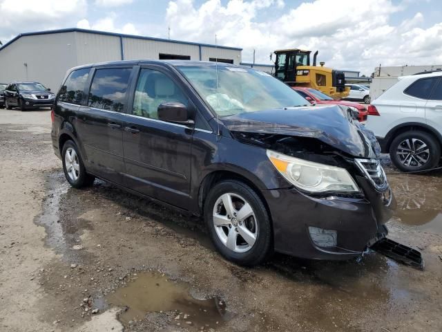 2010 Volkswagen Routan SE