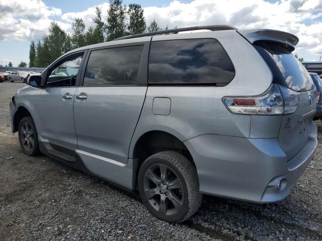 2015 Toyota Sienna Sport