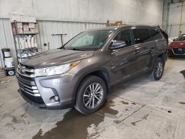 2019 Toyota Highlander SE