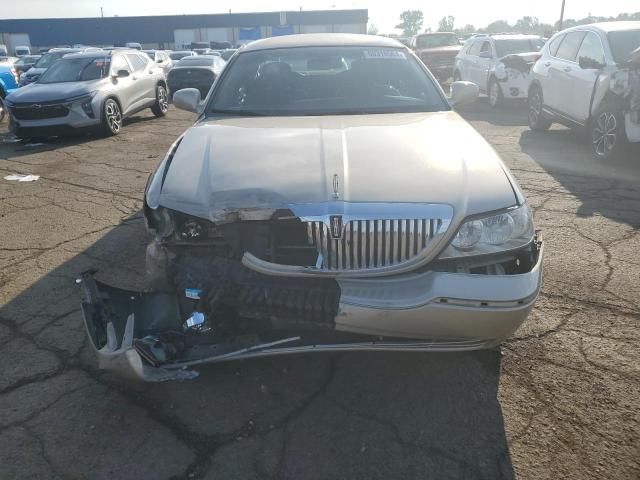 2009 Lincoln Town Car Signature Limited