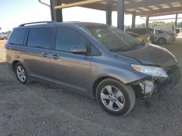 2014 Toyota Sienna LE