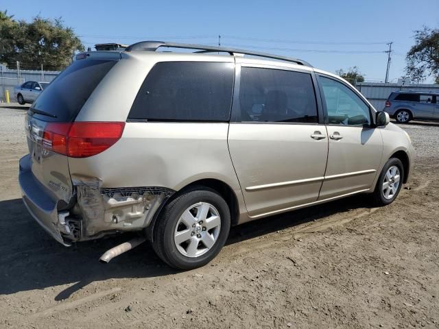 2004 Toyota Sienna XLE