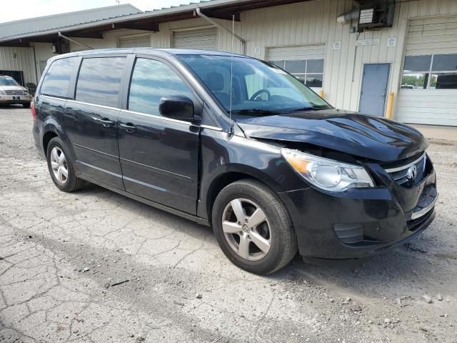 2010 Volkswagen Routan SE