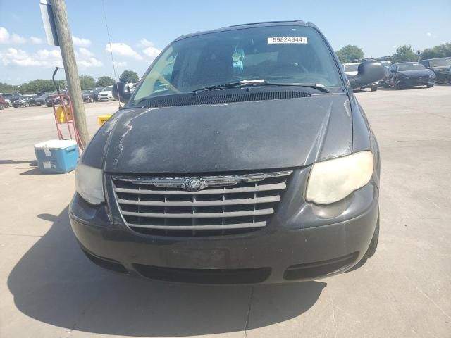 2007 Chrysler Town & Country LX