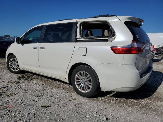 2016 Toyota Sienna XLE