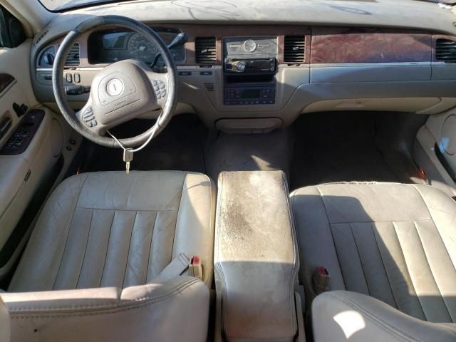 2003 Lincoln Town Car Executive