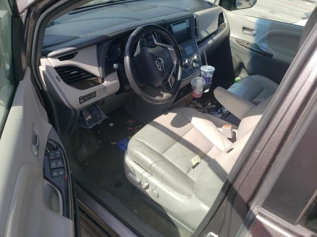 2016 Toyota Sienna XLE