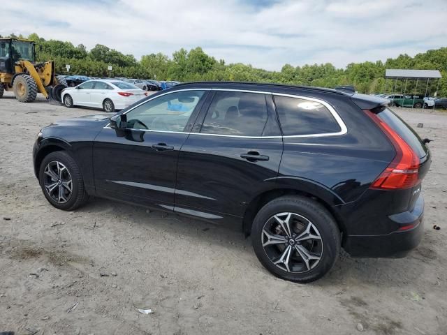 2022 Volvo XC60 B5 Momentum