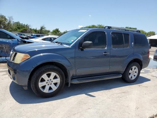 2005 Nissan Pathfinder LE