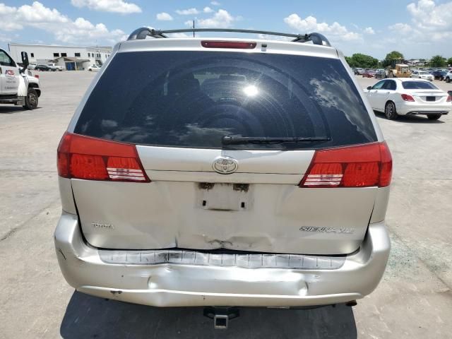 2005 Toyota Sienna XLE