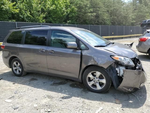 2017 Toyota Sienna LE