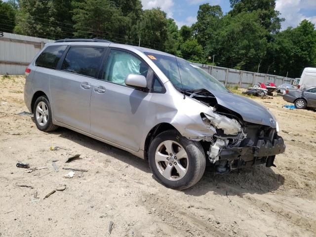 2012 Toyota Sienna LE