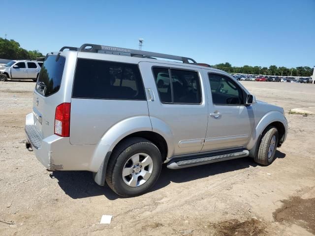 2005 Nissan Pathfinder LE