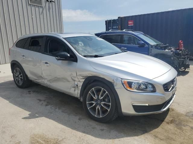 2018 Volvo V60 Cross Country Premier