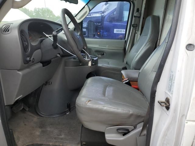 2007 Ford Econoline E350 Super Duty Cutaway Van