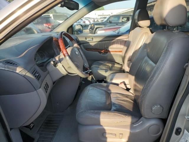 2004 Toyota Sienna XLE