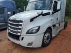 2019 Freightliner Cascadia 126