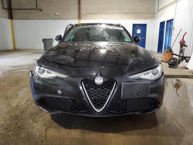 2017 Alfa Romeo Giulia Q4