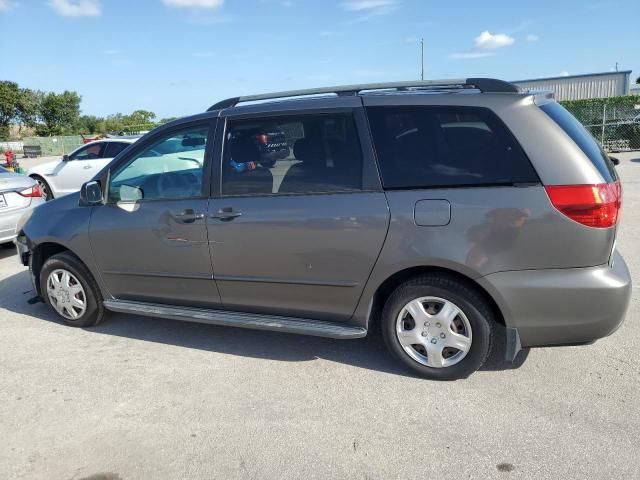 2004 Toyota Sienna CE