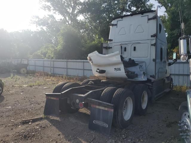 2018 Freightliner Cascadia 125