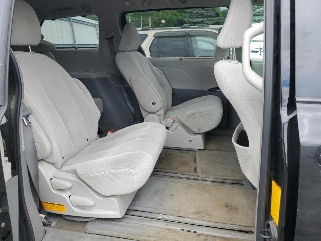 2013 Toyota Sienna LE