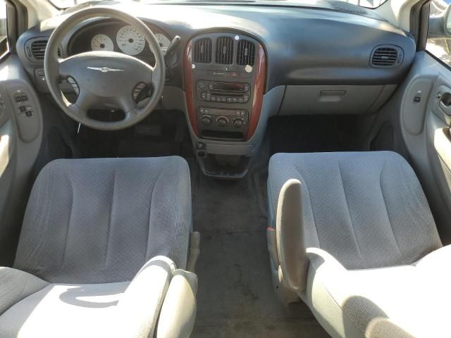 2005 Chrysler Town & Country