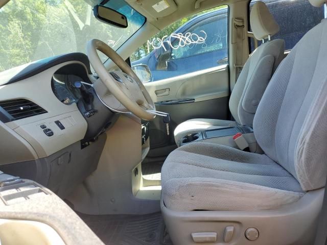 2013 Toyota Sienna LE