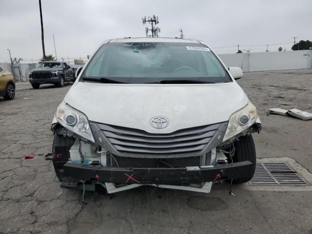 2011 Toyota Sienna XLE