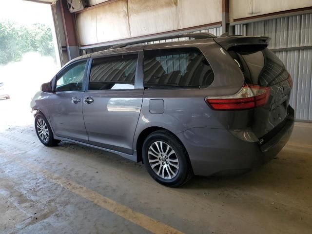 2018 Toyota Sienna XLE