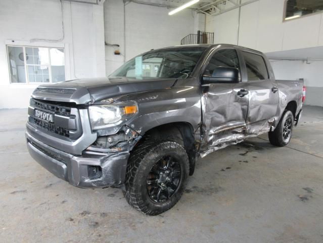 2016 Toyota Tundra Crewmax SR5