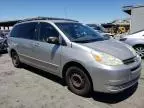 2004 Toyota Sienna CE