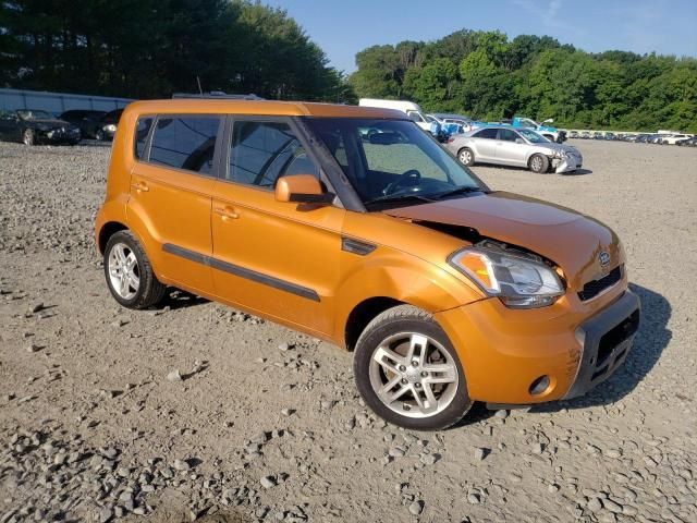 2011 KIA Soul +