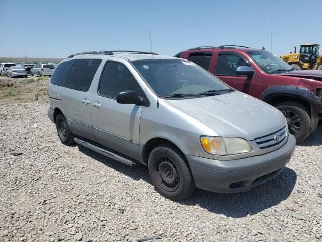 2002 Toyota Sienna CE