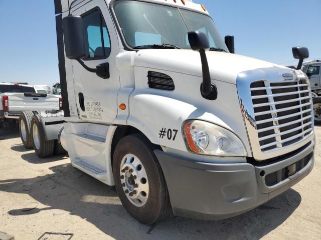 2015 Freightliner Cascadia 113