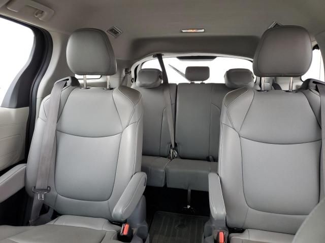 2021 Toyota Sienna XLE