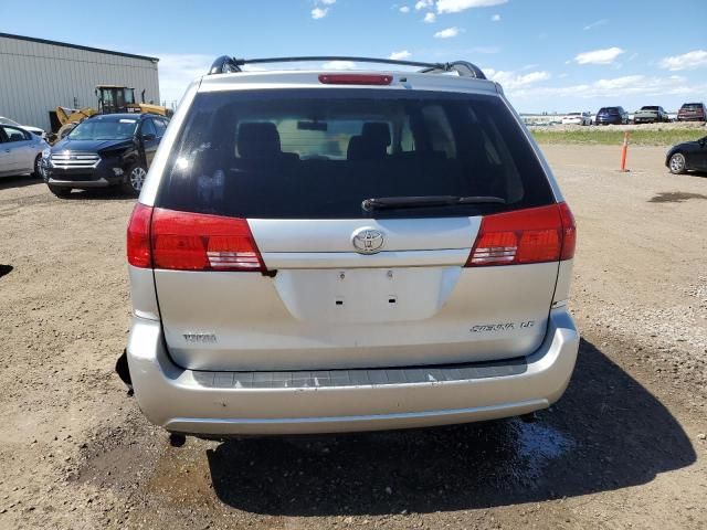 2004 Toyota Sienna CE