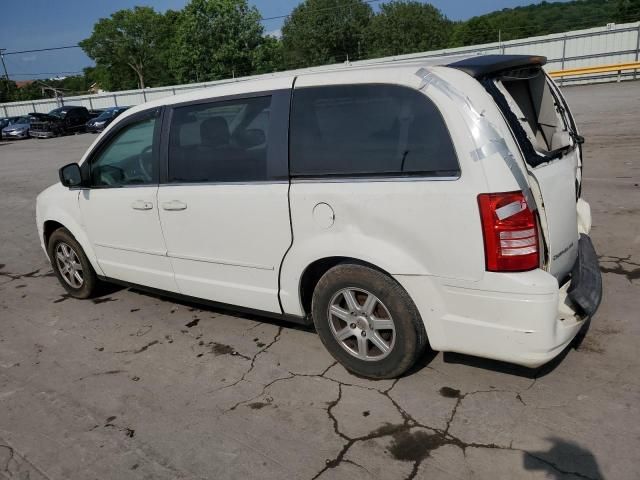 2010 Chrysler Town & Country LX