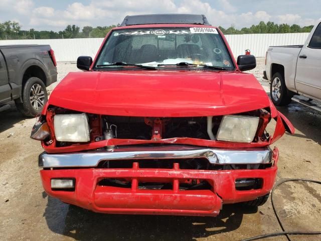 2000 Nissan Frontier Crew Cab XE