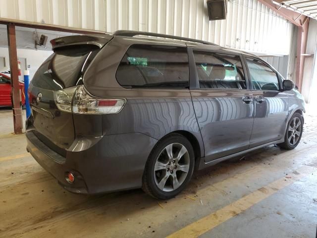 2012 Toyota Sienna Sport