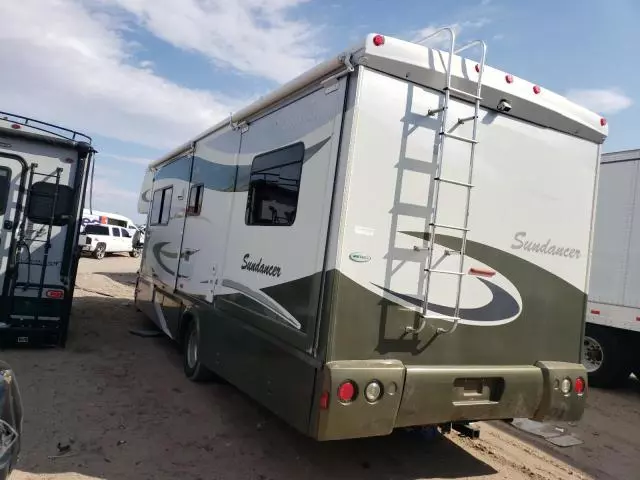 2006 Ford Econoline E450 Super Duty Cutaway Van