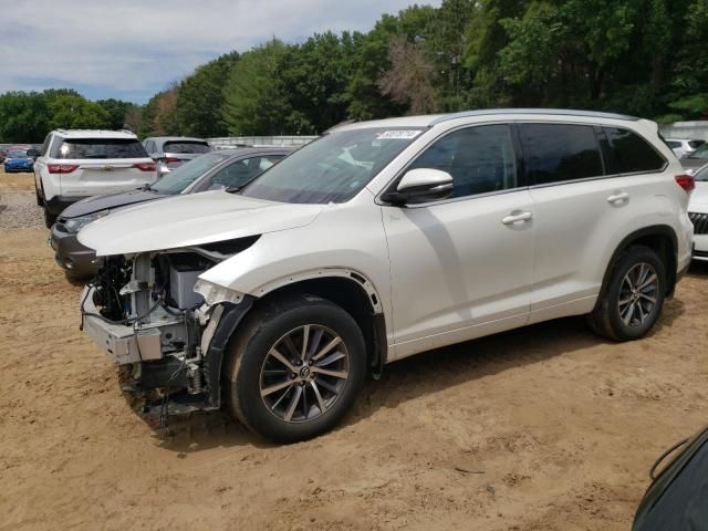 2017 Toyota Highlander SE