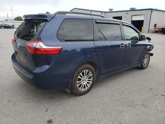 2020 Toyota Sienna XLE