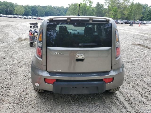 2010 KIA Soul +