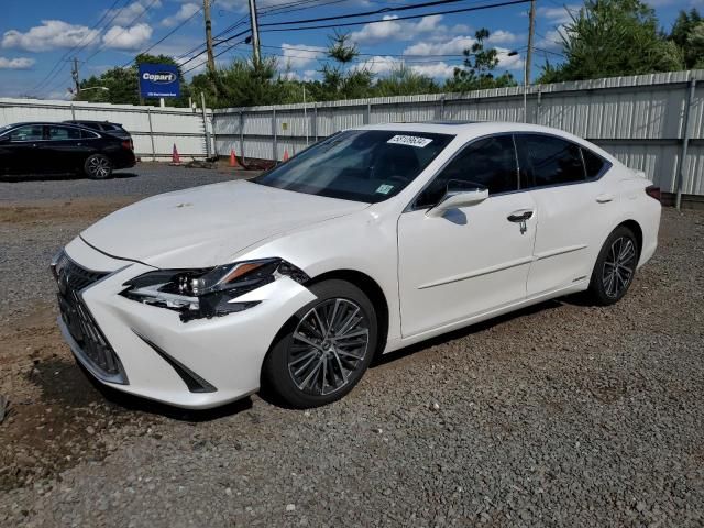 2022 Lexus ES 300H Base