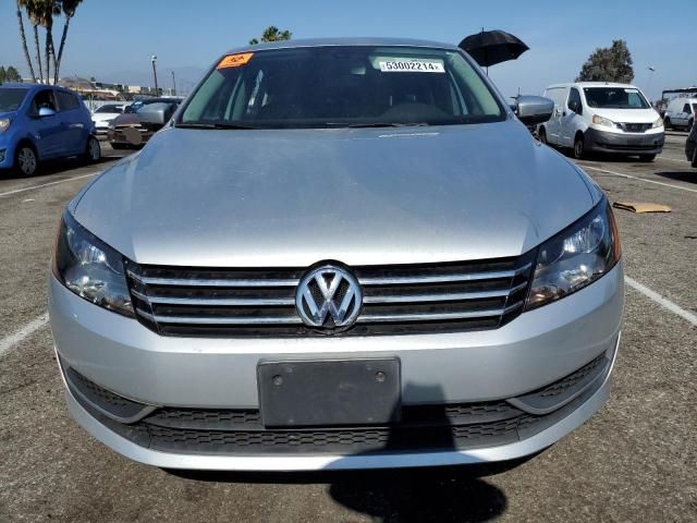 2015 Volkswagen Passat SE