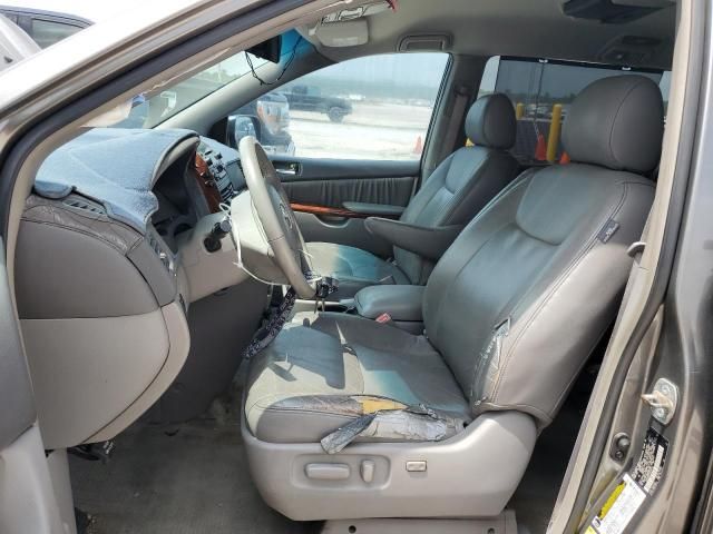 2005 Toyota Sienna XLE