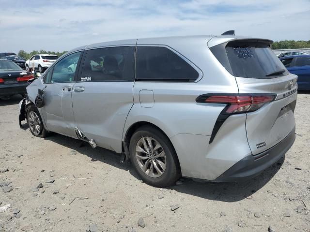 2021 Toyota Sienna LE