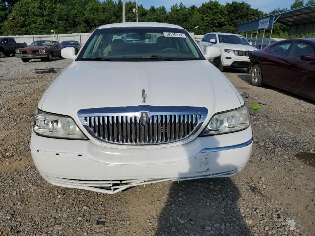 2005 Lincoln Town Car Signature