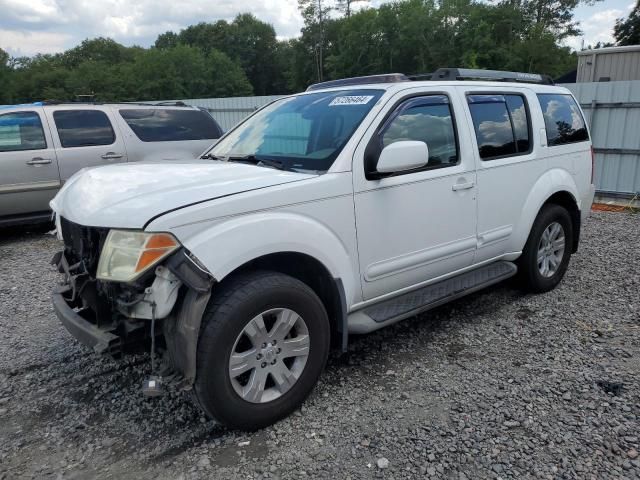 2005 Nissan Pathfinder LE