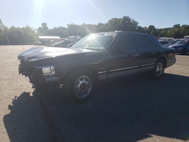 1997 Lincoln Town Car Signature